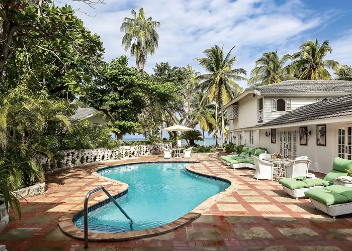 Resort Half Moon